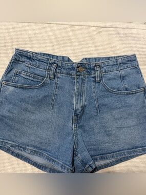 Fashion Nova size 5/27”  Light Blue High-Waist Denim Jean Shorts